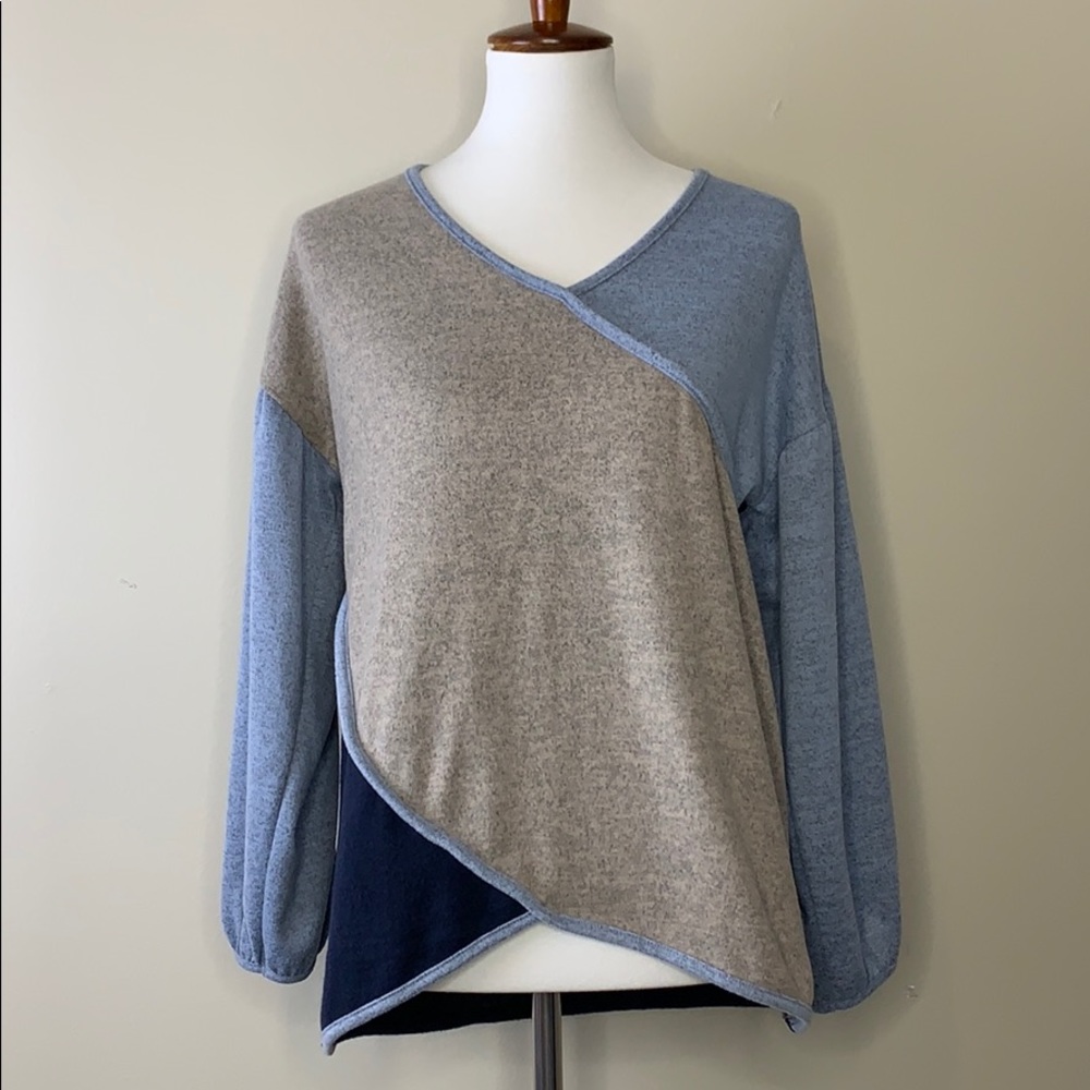 AVA JAMES Blue/Grey Colorblock Soft VNeck Sweater